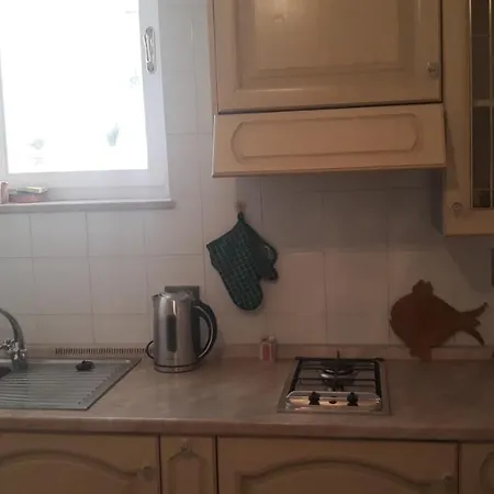 Easy Apartment, Your Entire House!